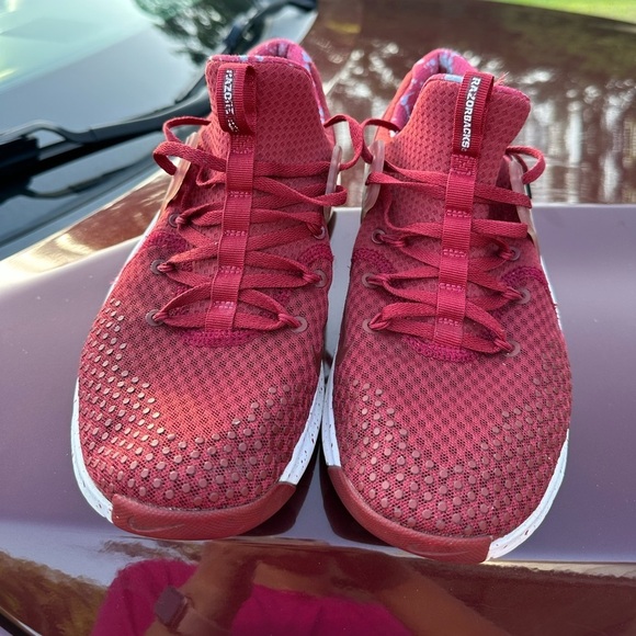 Athletic_Shoes